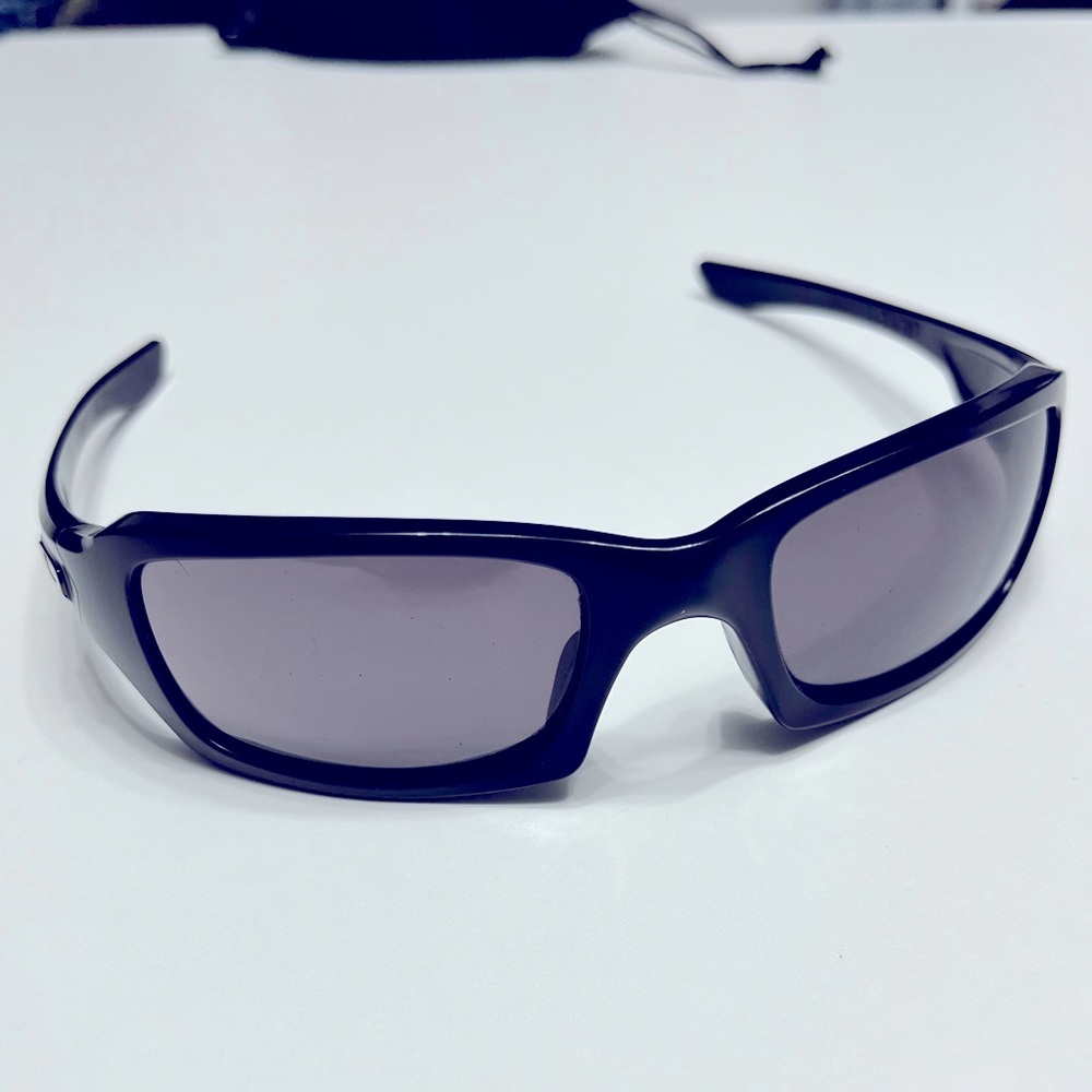 Oakley SI Fives Squared matte black with warm grey lenses